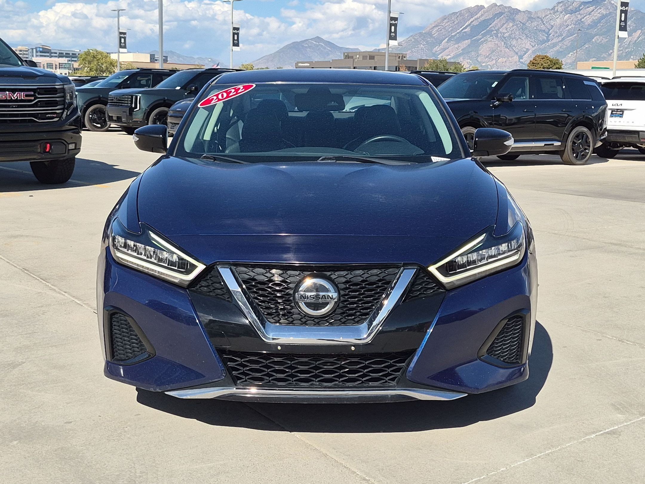 Used 2022 Nissan Maxima SV w/ Floor Mat Group FWD image 9