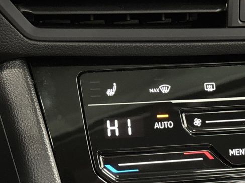 Used 2025 Volkswagen Jetta SE w/ Sunroof Package image 8