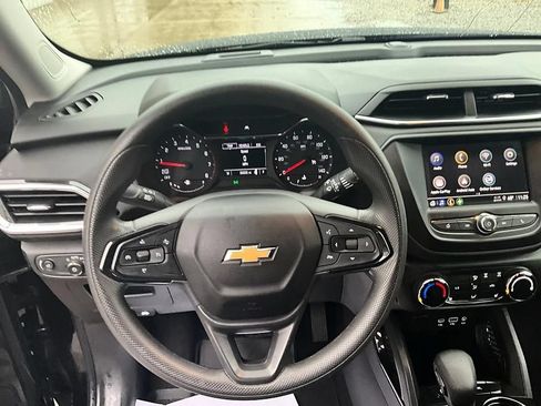 Used 2023 Chevrolet TrailBlazer LT FWD image 32