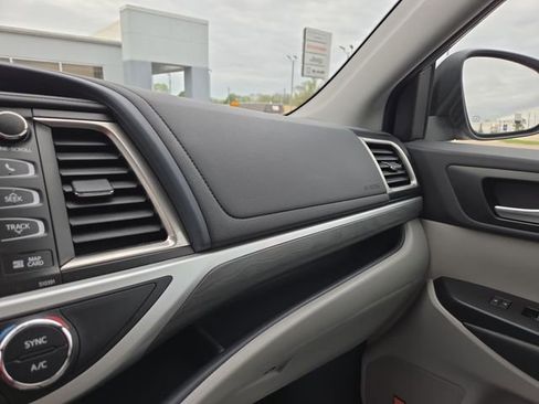 Used 2019 Toyota Highlander Limited Platinum AWD/4WD image 46