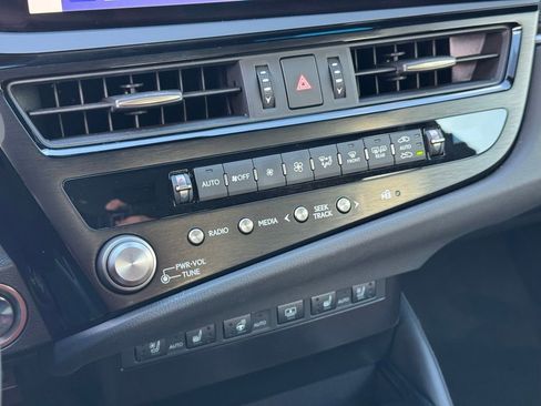 Certified 2023 Lexus ES 350 w/ Premium Package image 34