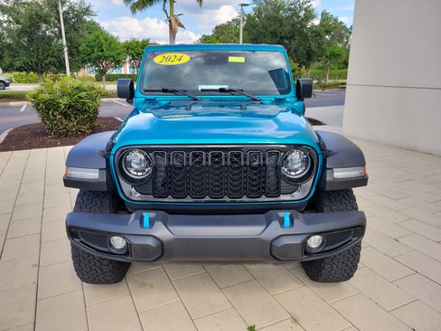 Used 2024 Jeep Wrangler Unlimited AWD/4WD image 2