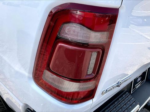 Used 2019 RAM 1500 Big Horn RWD image 32