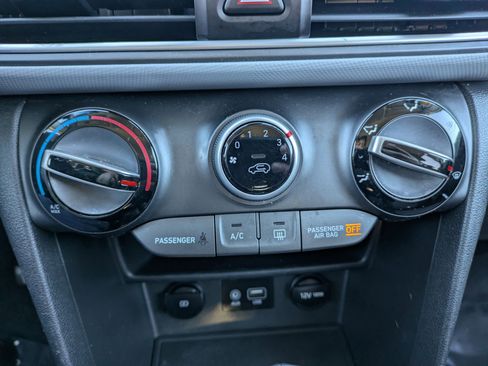 Used 2020 Hyundai Kona SEL image 18