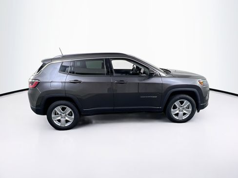 Used 2022 Jeep Compass Latitude w/ Convenience Group AWD/4WD image 4