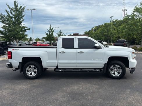 Used 2018 Chevrolet Silverado 1500 LT w/ All Star Edition AWD/4WD image 8