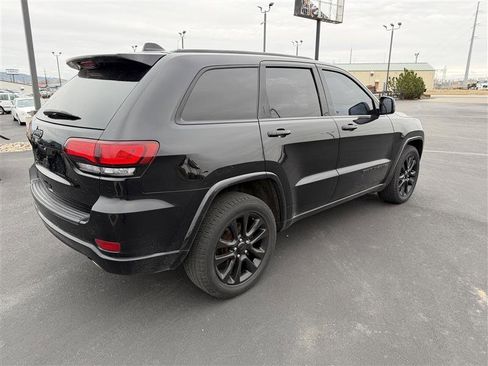 Used 2019 Jeep Grand Cherokee Altitude image 6