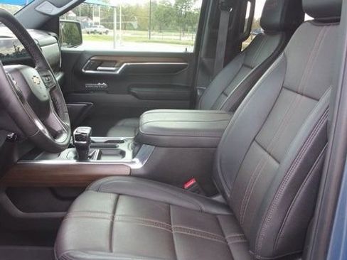 Used 2024 Chevrolet Silverado 1500 High Country w/ High Country Premium Package image 31