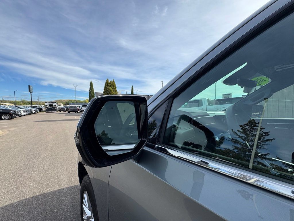 Used 2026 Chevrolet Tahoe Premier AWD/4WD image 15