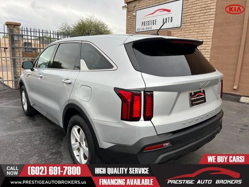 Used 2022 Kia Sorento LX image 16