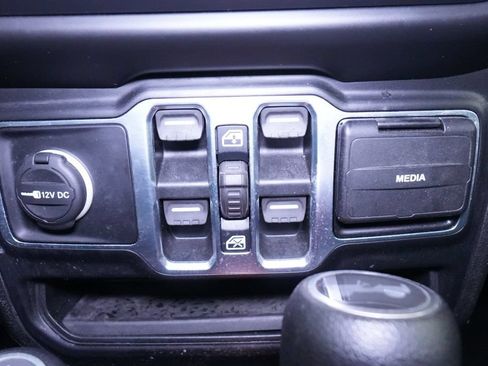 Used 2020 Jeep Wrangler Unlimited Sport AWD/4WD image 33
