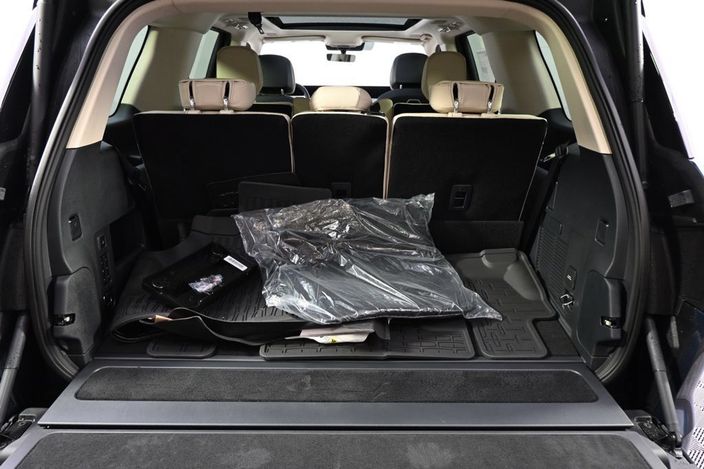 New 2027 Lincoln Navigator Reserve w/ Jet Appearance Package AWD/4WD image 19