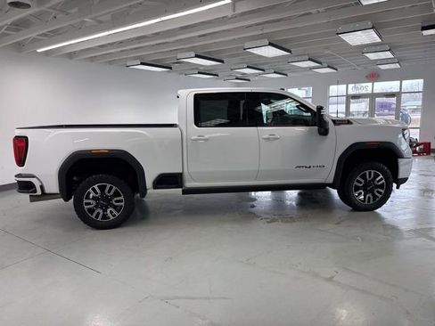 Used 2021 GMC Sierra 2500 AT4 w/ AT4 Premium Plus Package image 13