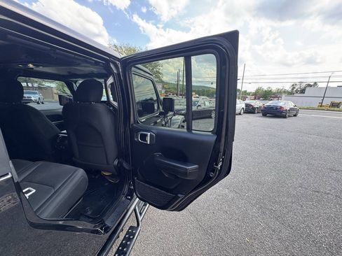 Used 2021 Jeep Gladiator Sport AWD/4WD image 25