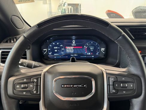 Used 2024 GMC Yukon XL Denali w/ Advanced Technology Package AWD/4WD image 18
