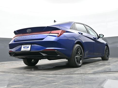 Used 2022 Hyundai Elantra SEL w/ Convenience Package image 42