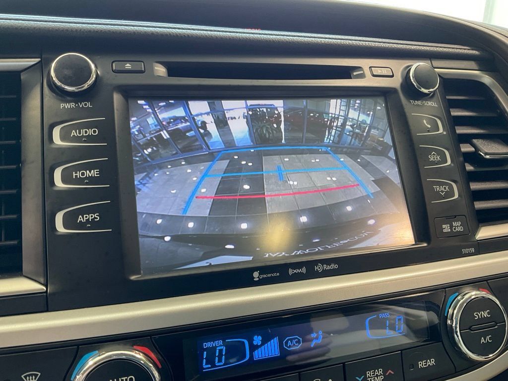 Used 2016 Toyota Highlander XLE AWD/4WD image 17