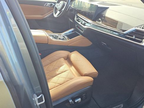 Used 2026 BMW X6 xDrive40i w/ Climate Comfort Package image 2
