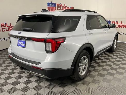 New 2025 Ford Explorer Active w/ Active Comfort Package image 3