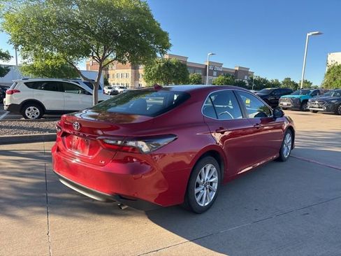 Used 2023 Toyota Camry LE image 5