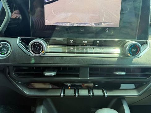Used 2024 Chevrolet Colorado W/T RWD image 17