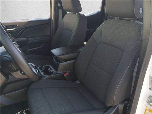 Used 2025 Chevrolet Colorado LT AWD/4WD image 16