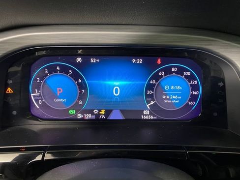 Used 2024 Volkswagen Atlas Cross Sport SE image 17