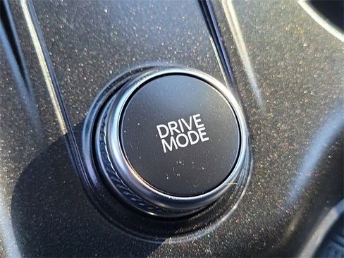 Used 2025 Ford Explorer Active image 18