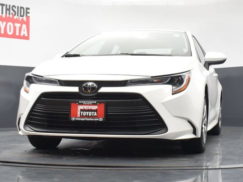 Used 2025 Toyota Corolla LE w/ Convenience Package FWD image 29