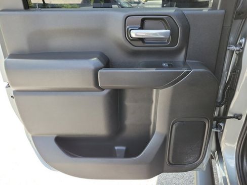 Used 2025 Chevrolet Silverado 2500 Custom w/ Custom Value Package image 17