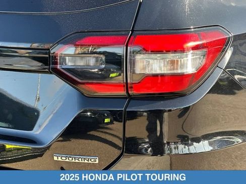 Certified 2025 Honda Pilot Touring image 32