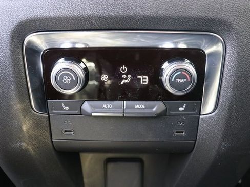 New 2026 GMC Yukon Elevation image 17