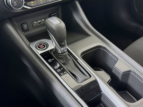 Used 2025 Nissan Sentra SV FWD image 17