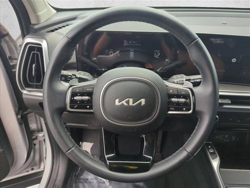 Used 2025 Kia Sorento EX AWD/4WD image 11
