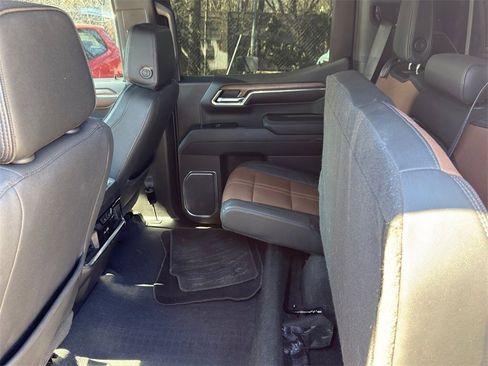 Used 2023 Chevrolet Silverado 1500 High Country w/ Technology Package image 27