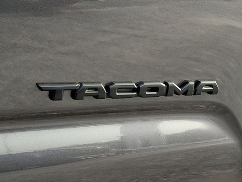 Certified 2021 Toyota Tacoma TRD Off-Road image 30
