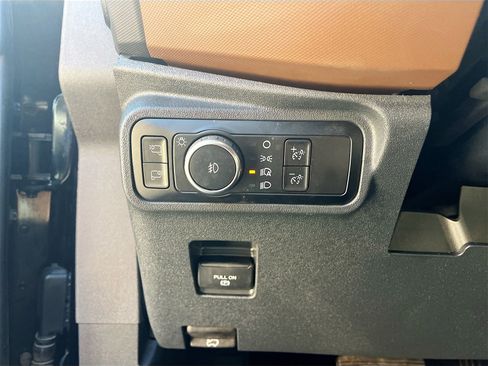 Used 2024 Ford Bronco Outer Banks image 10