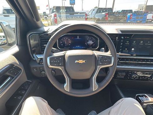 New 2026 Chevrolet Silverado 1500 LTZ w/ LTZ Premium Package image 17