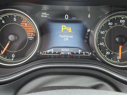 Used 2019 Jeep Cherokee Trailhawk image 21