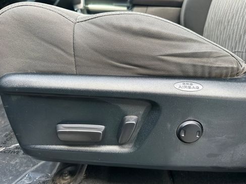 Used 2015 Toyota Tundra SR5 w/ SR5 Upgrade Package image 13