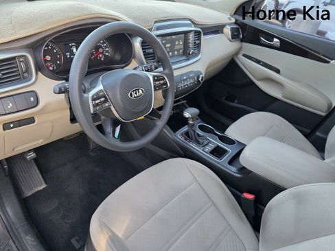 Used 2020 Kia Sorento LX image 11