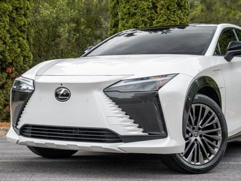 Used 2023 Lexus RZ 450e Premium w/ Accessory Package (2T) AWD/4WD image 2