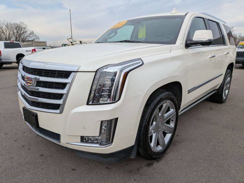 Used 2015 Cadillac Escalade Premium image 1