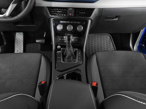Certified 2023 Volkswagen Taos SE FWD image 15