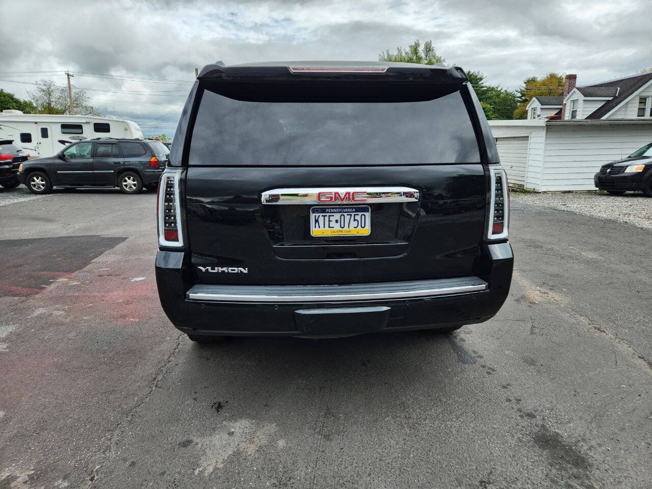 Used 2015 GMC Yukon Denali w/ Touring Package AWD/4WD image 4