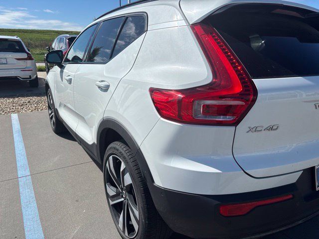 Used 2023 Volvo XC40 B5 Ultimate w/ Protection Package Premier AWD/4WD image 4