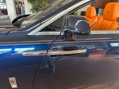 Used 2016 Rolls-Royce Dawn RWD image 16