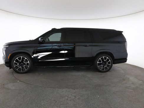 Certified 2025 Chevrolet Suburban RST w/ RST Capability Package AWD/4WD image 7