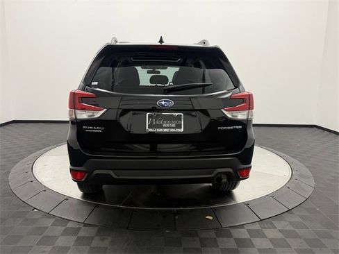 Used 2023 Subaru Forester Premium image 6