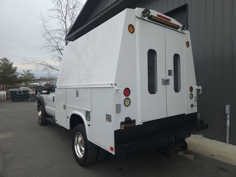 Used 2011 Ford F550 4x4 SuperCab Super Duty w/ Payload Upgrade Pkg image 3